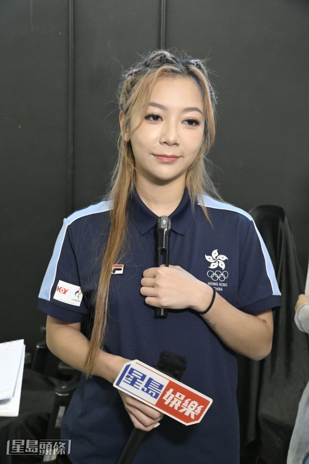 何雁詩指老公鄭俊弘(Fred)在溫哥華長大,加上美加有專門治療「天使綜合症」的診所,認為對他幫助很大, 何雁詩指老公鄭俊弘(Fred)在溫哥華長大,加上美加有專門治療「天使綜合症」的診所,認為對他幫助很大,