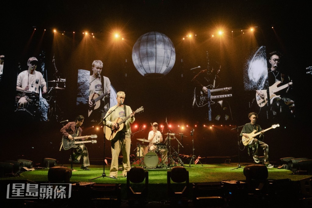 Dear Jane於中秋連假帶著《Dear Jane Fly you to the Moon Live》登陸澳門銀河綜藝館。
