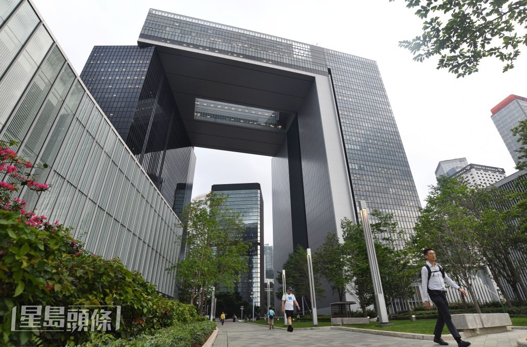 政府公布公務員薪酬趨勢調查初步結果。資料圖片 政府公布公務員薪酬趨勢調查初步結果。資料圖片