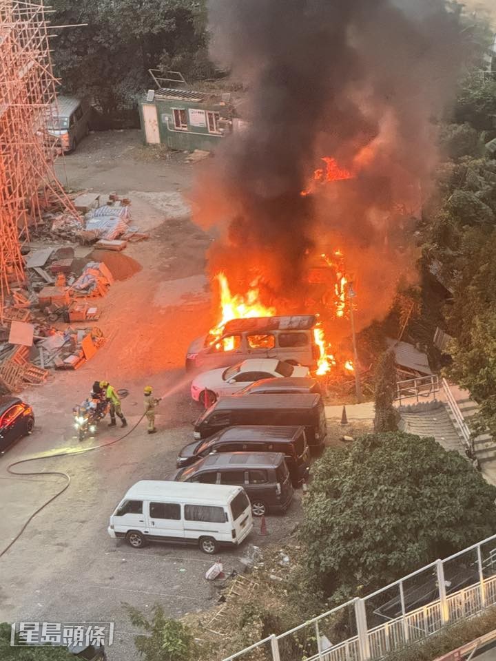 黑煙沖天。fb和田邨關注組 