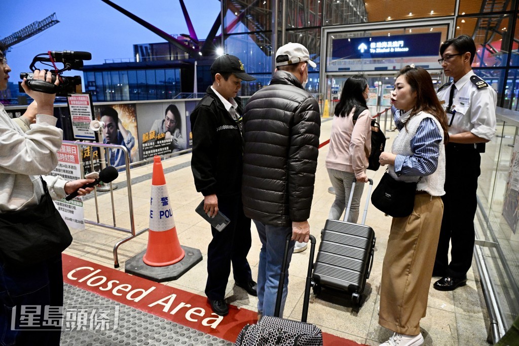 香港口岸旅檢大樓上午6時30分起暫停服務。蘇正謙攝