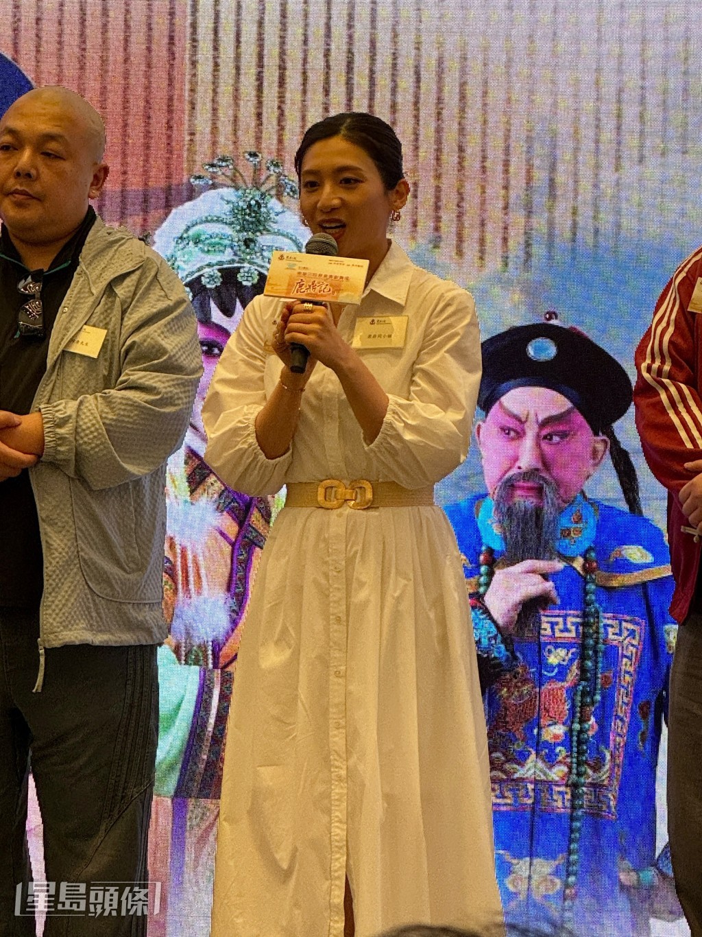 小說中的雙兒打得,問到今次是否多打戲?非同指一定會好精彩。 小說中的雙兒打得,問到今次是否多打戲?非同指一定會好精彩。
