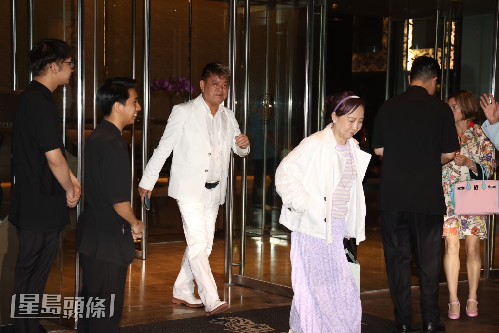 阿叻對於提問未有回應。 阿叻對於提問未有回應。