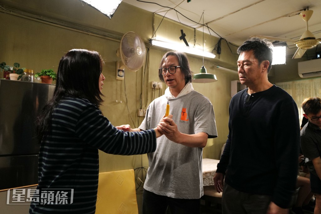 他大讚彭發和善又照顧劇組，經常笑笑口開工。