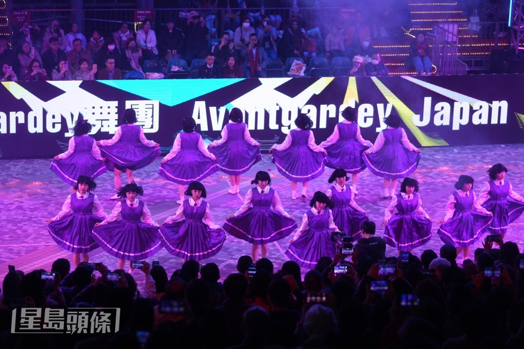 日本當紅女子舞團Avantgardey亮相,表演YOASOBI大熱歌曲《IDOL》。 日本當紅女子舞團Avantgardey亮相,表演YOASOBI大熱歌曲《IDOL》。