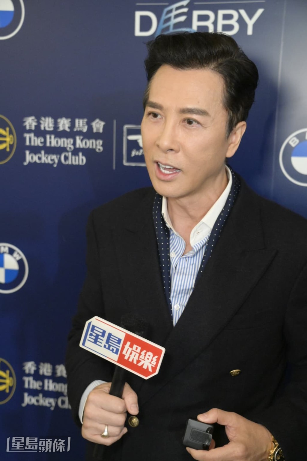 又提到當時有充當導遊向製作隊介紹香港,帶他們遊覽之餘又品嘗地道美食。 又提到當時有充當導遊向製作隊介紹香港,帶他們遊覽之餘又品嘗地道美食。