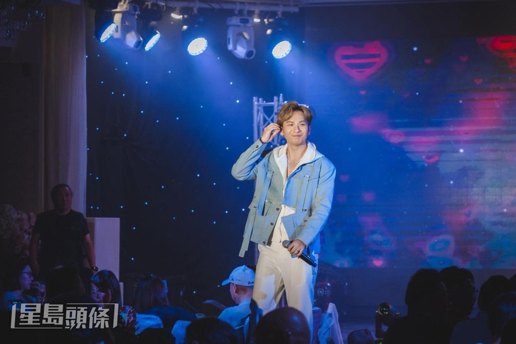 完成温哥華演出後，翌日吉吉即馬不停蹄飛往卡加利演出。
