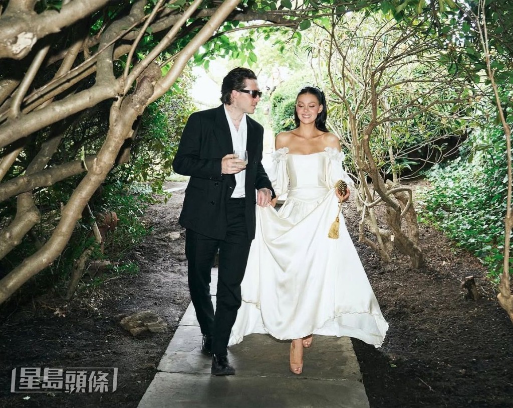 今年8月，Brooklyn和妮歌娜在結婚3周年後重訂婚盟，碧咸一家未獲邀出席。