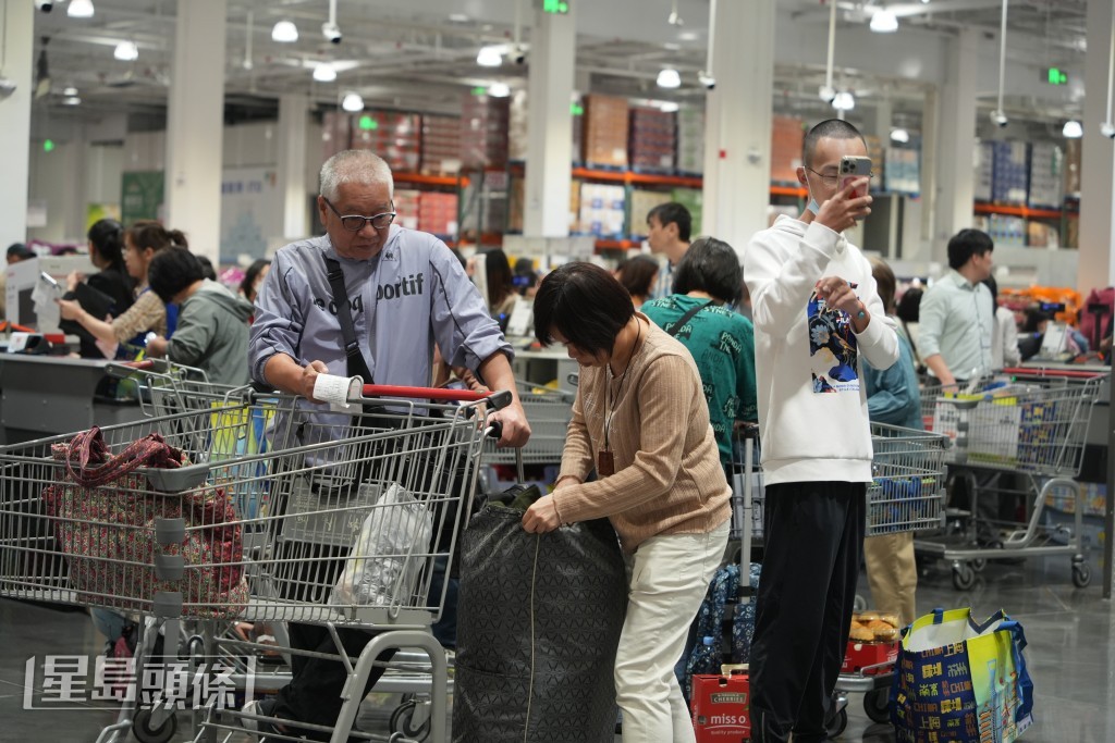 市民收穫豐碩。吳艷玲攝