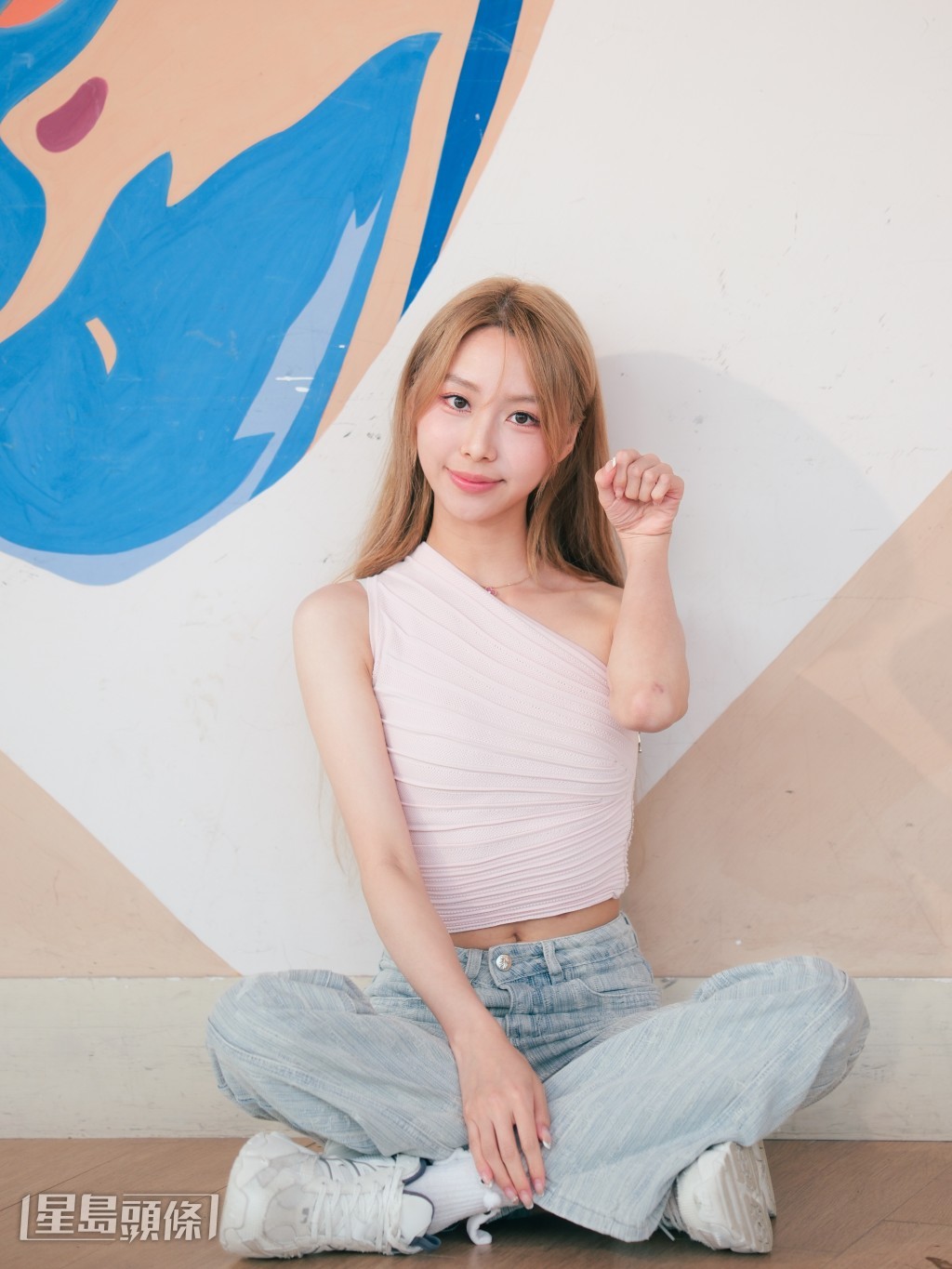 盧映彤笑容甜美。 盧映彤笑容甜美。