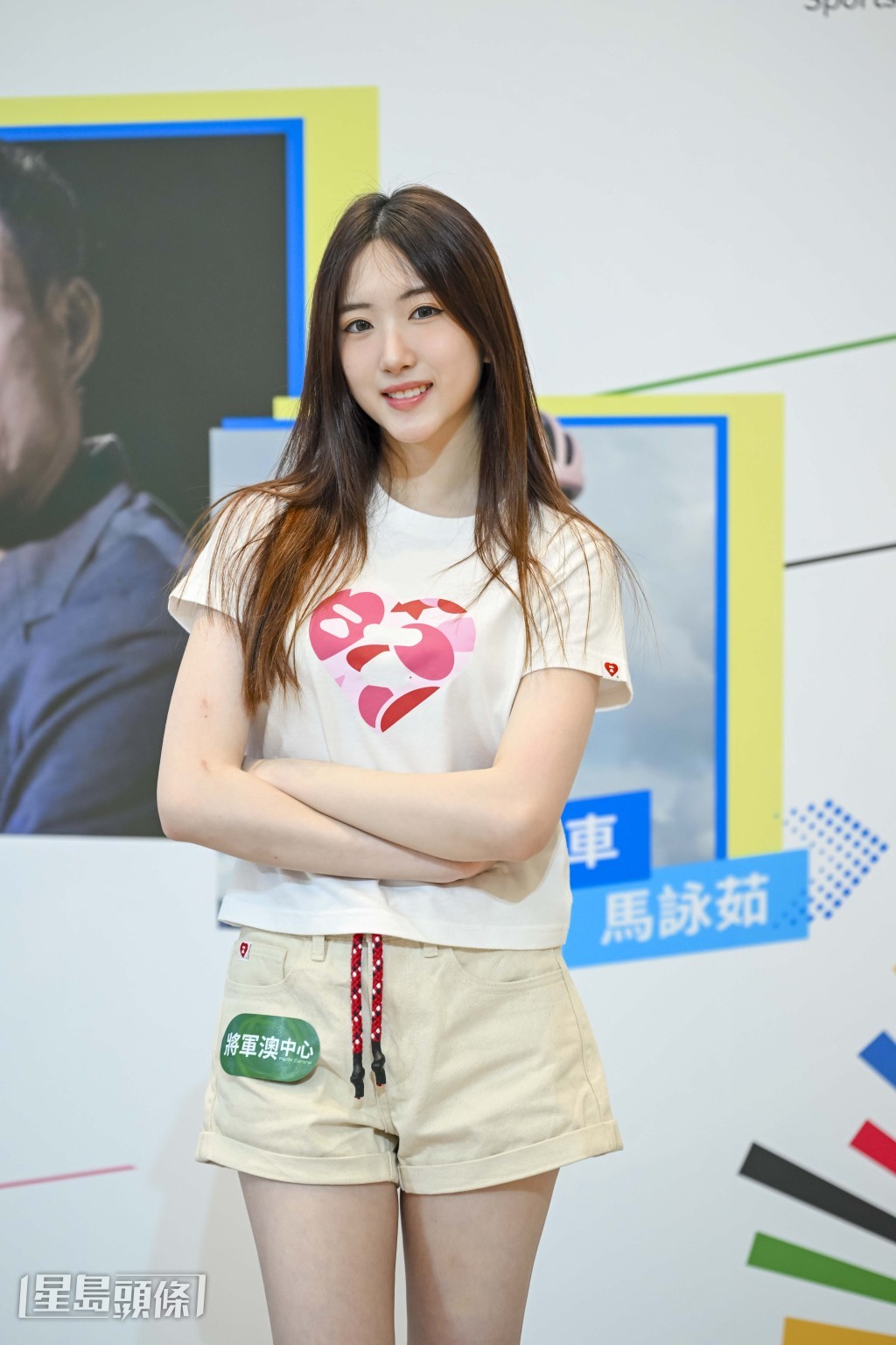 Aster目前是理工大學工商管理一年級學生，同時兼顧學業與事業，她說暫時並不困難。