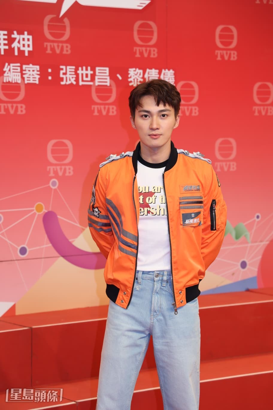 周嘉洛預告每集會Show肌。