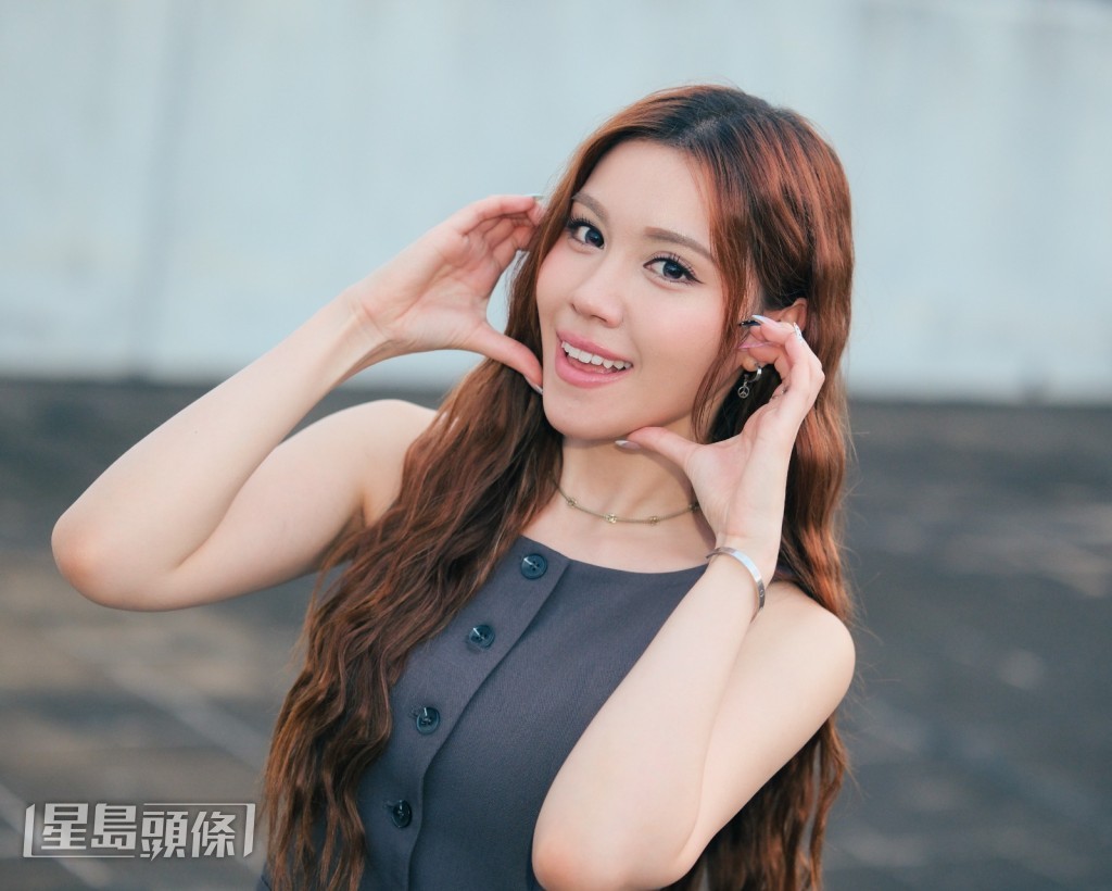 她承認無論唱功或舞蹈上，與現有成熟女團以至國際級女團相比，確實存在着相當大的差距。