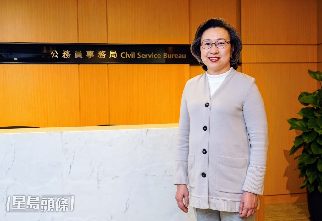 公務員事務局局長楊何蓓茵日前指,目前傾向一年假期約10至12小時。資料圖片 公務員事務局局長楊何蓓茵日前指,目前傾向一年假期約10至12小時。資料圖片