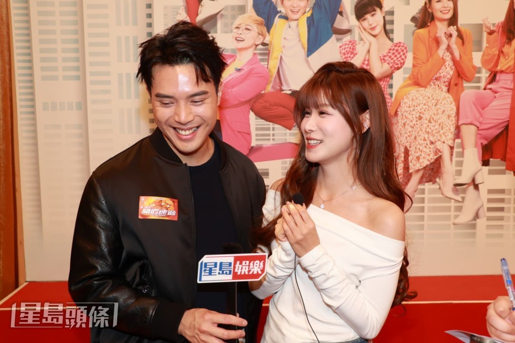 古佩玲即為他拉票,陳浚霆笑言會找劇中兄弟何廣沛及羅天宇齊齊拉票。 古佩玲即為他拉票,陳浚霆笑言會找劇中兄弟何廣沛及羅天宇齊齊拉票。