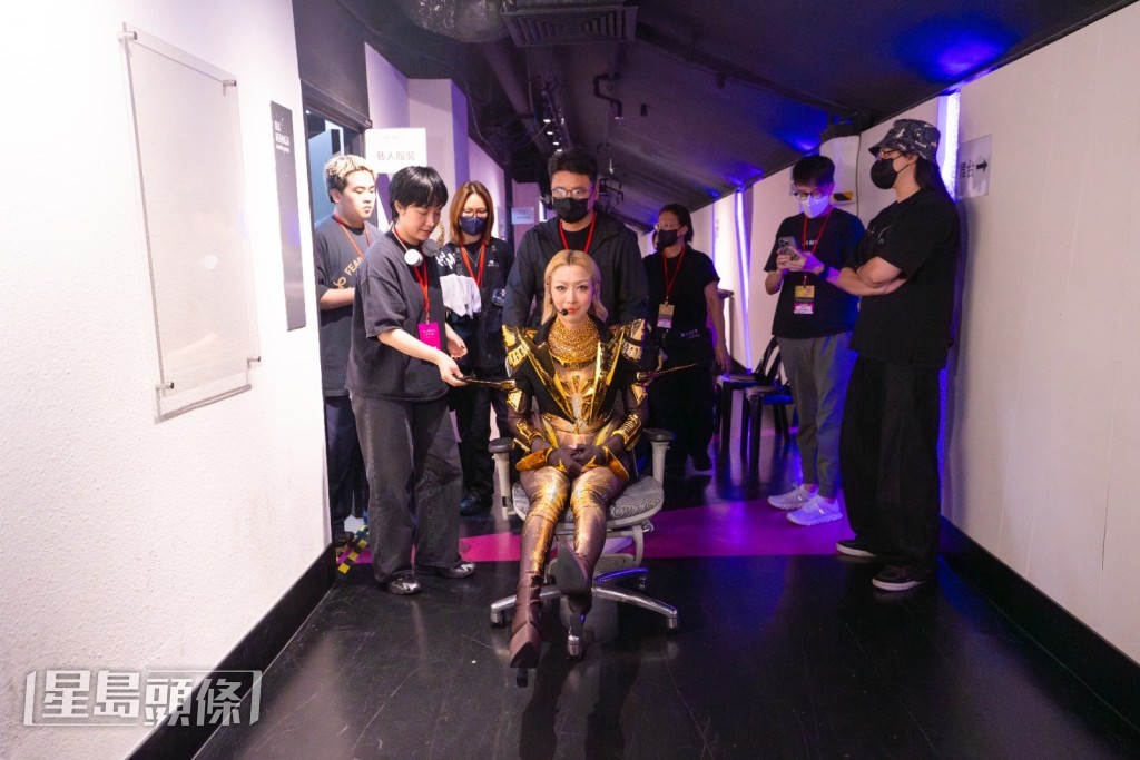 最令她感受至深是率領逾200人團隊從香港飛到吉隆坡開演唱會 最令她感受至深是率領逾200人團隊從香港飛到吉隆坡開演唱會