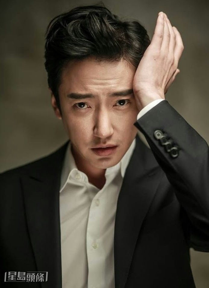 韩国男星李尚宝前日被发现陈尸家中,终年44岁。 韩国男星李尚宝前日被发现陈尸家中,终年44岁。