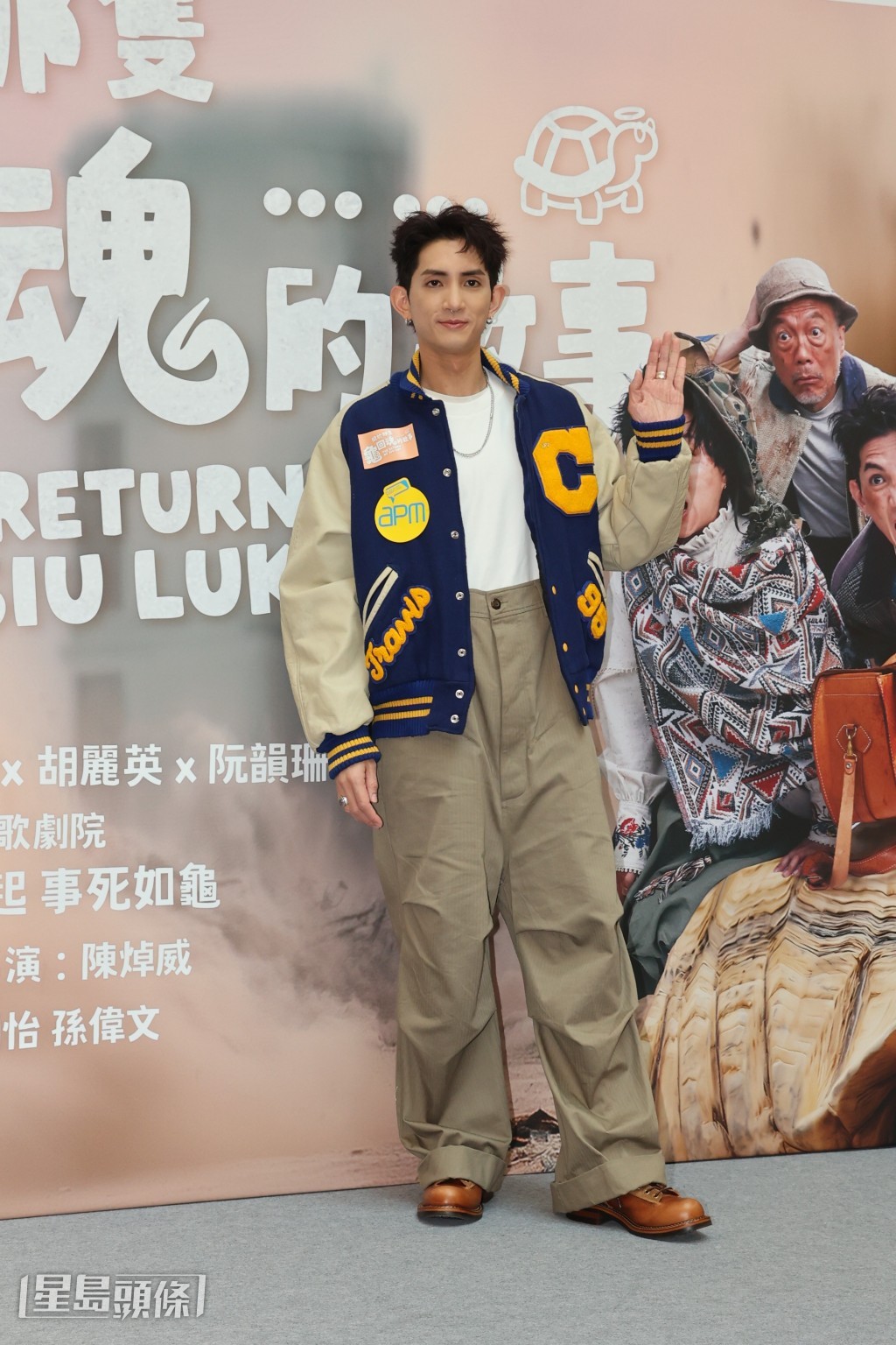 Lokman更透露MIRROR會出團歌,希望兩個月內可以推出。 Lokman更透露MIRROR會出團歌,希望兩個月內可以推出。