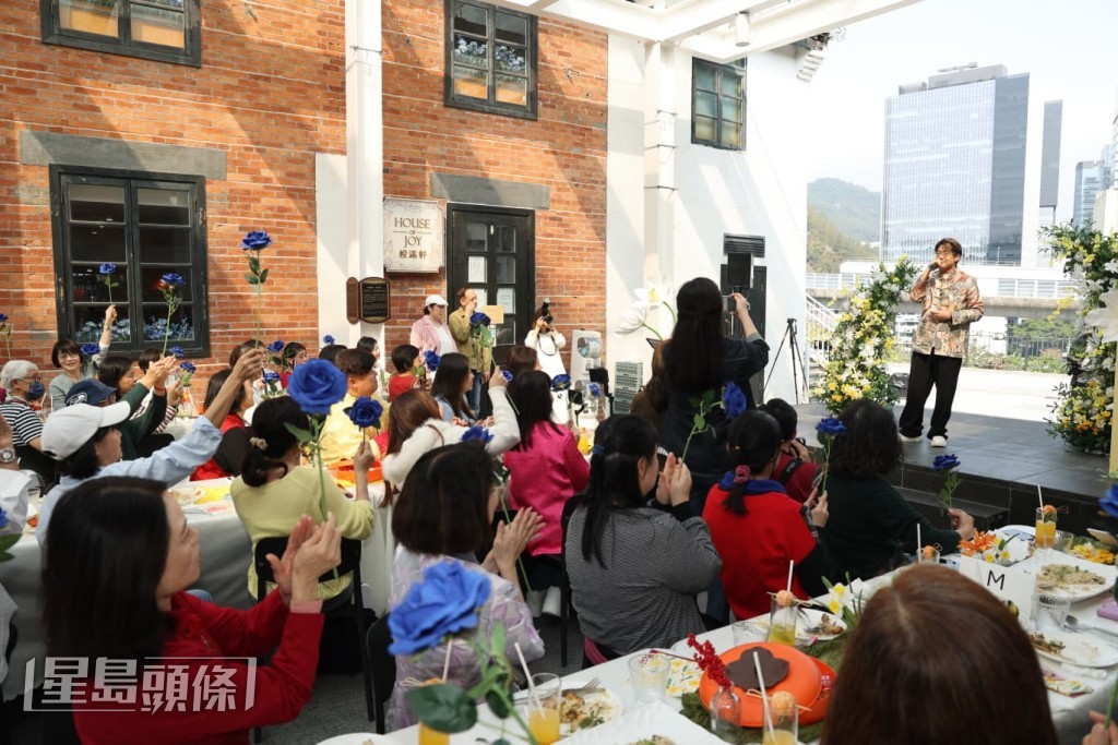 繼去年取得「社企支持大獎」後，今年蟬聯獲獎，所以今年一定要再次舉辦團拜活動。