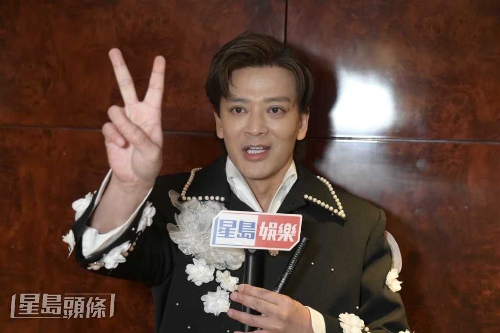 東東是黑膠迷，對實體碟情有獨鍾。