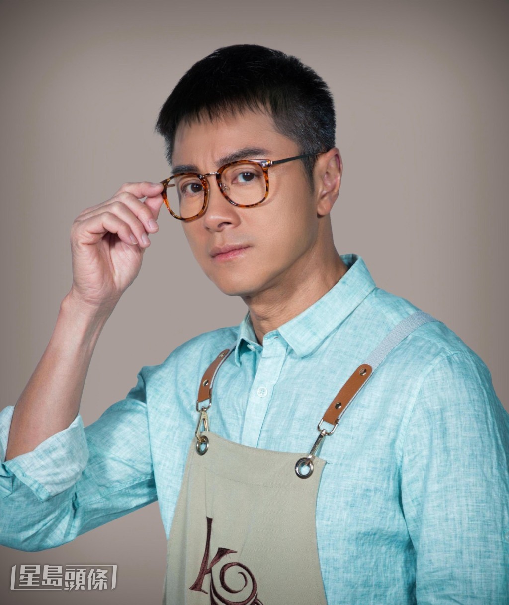 今次這個成熟睿智的角色，與之前《三•八》中長不大的新手爸爸截然不同。