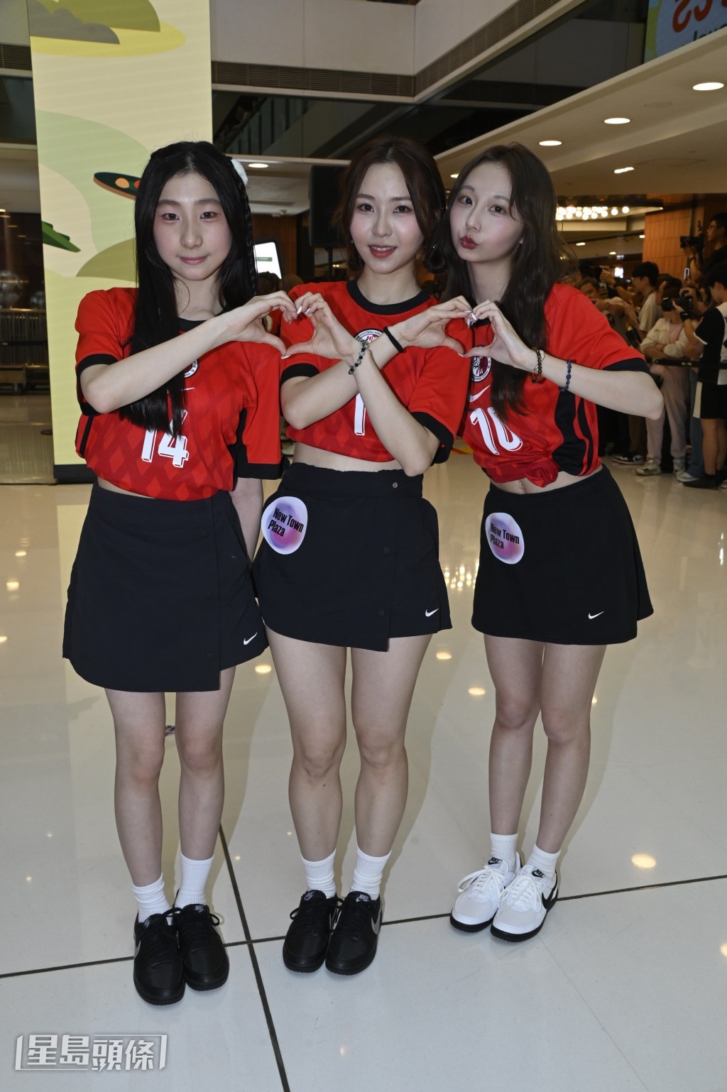 班長陳欣雯(Cindy)、黃小倬(小倬),以及年紀最小只有14歲的李曉琳(Fiona)接受訪問。 班長陳欣雯(Cindy)、黃小倬(小倬),以及年紀最小只有14歲的李曉琳(Fiona)接受訪問。