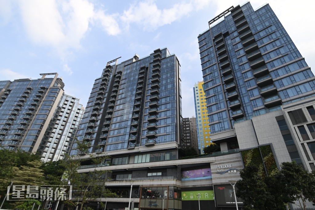 新地旗下北角臨海豪宅海璇昨亦錄大手客入市,前後斥資達1.77億元購2伙。 新地旗下北角臨海豪宅海璇昨亦錄大手客入市,前後斥資達1.77億元購2伙。