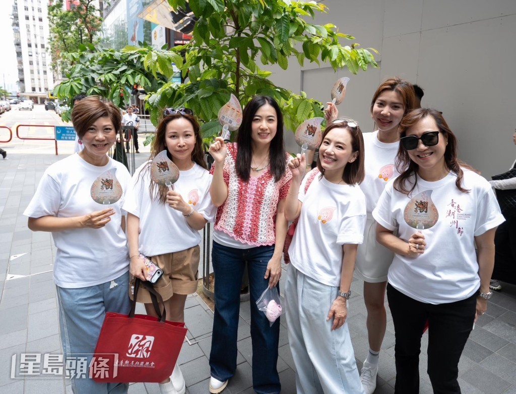 甘比（陳凱韻）身為「架己冷」，自然大力支持「香港潮州節」。