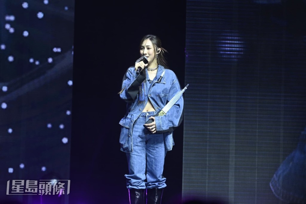 Yumi夺得《劲爆跃进女歌手金奖》。