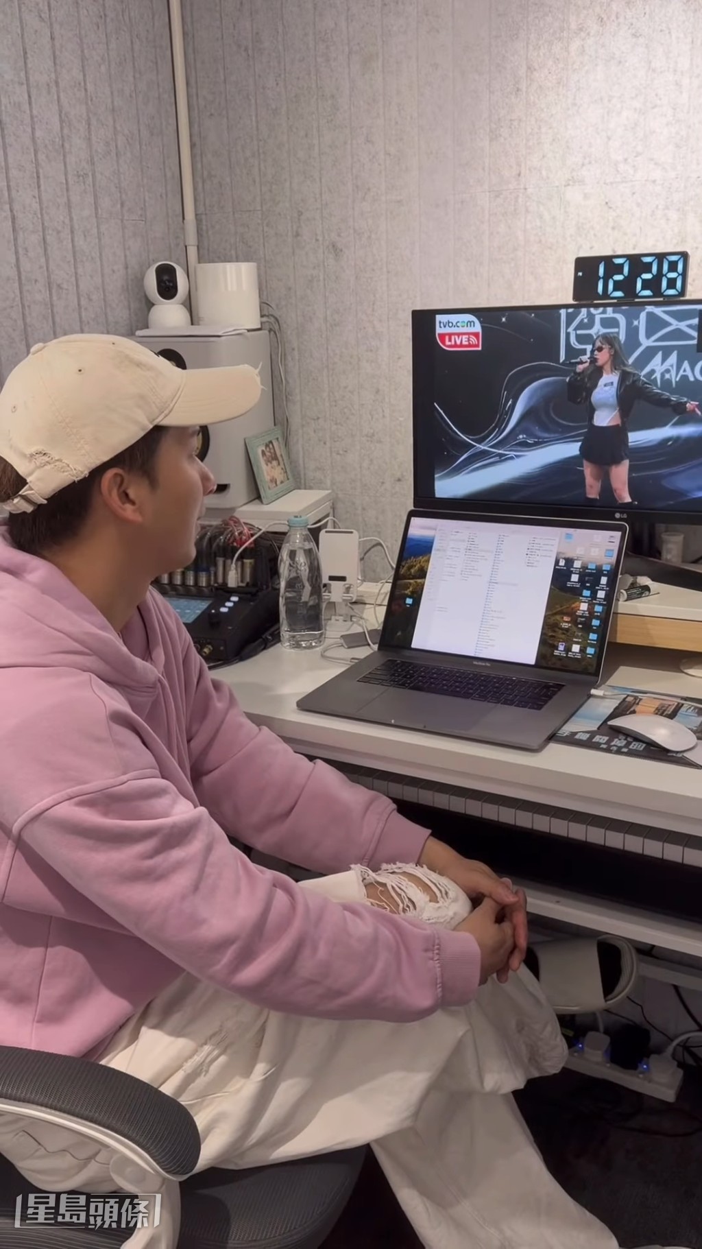 吉吉細睇波波的表演。