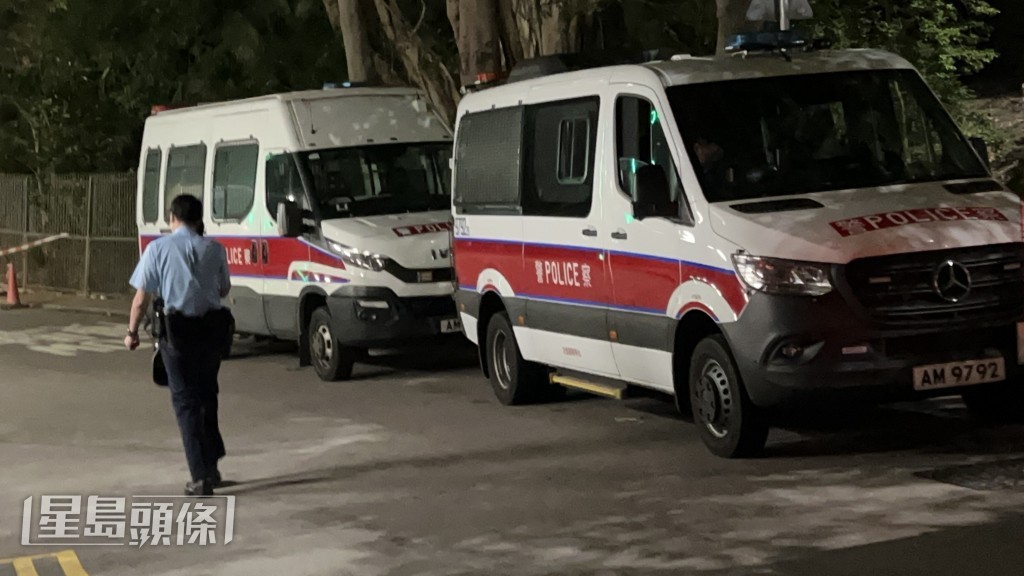 警員到場調查事件。蔡楚輝攝