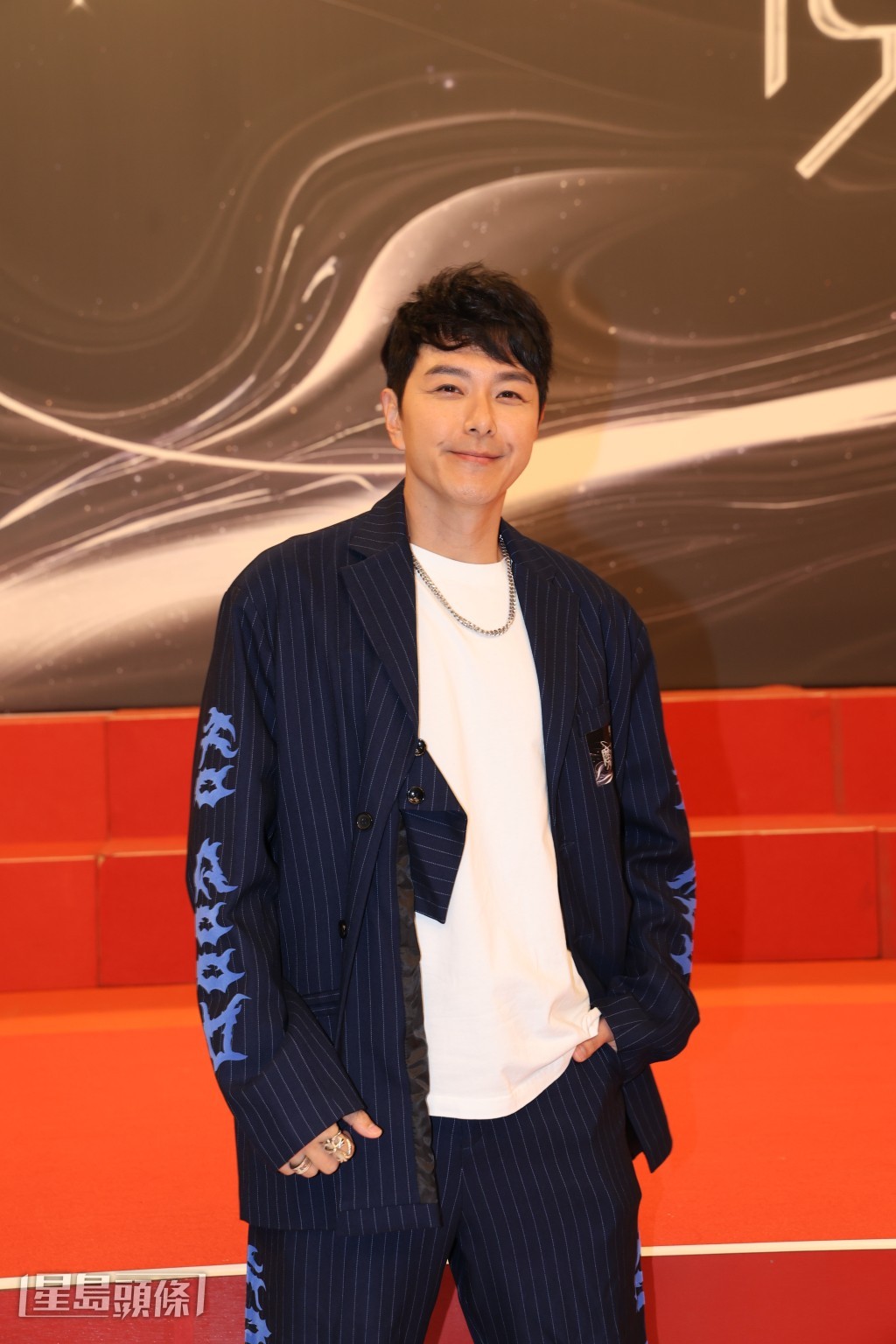 不過蕭正楠為老婆平反說：「經過我教導她唱歌，她也很用心去練習進步很多。」