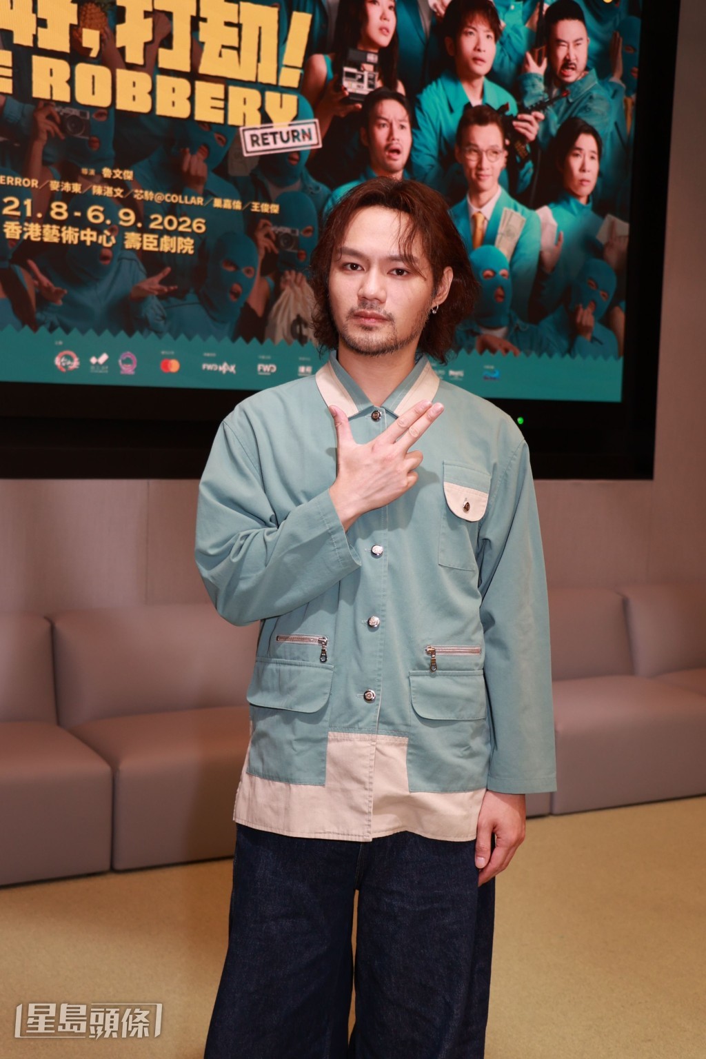 巢嘉伦凭《完美的世界》获封舞台剧奖「最佳男配角（悲剧/正剧）」。