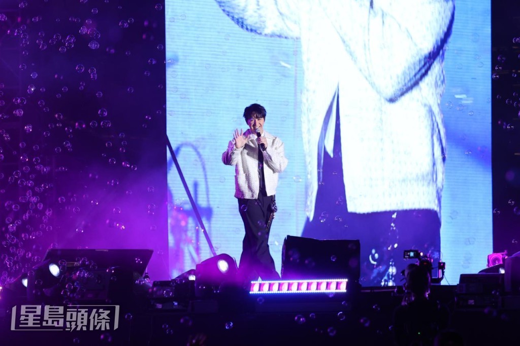 馮允謙現身與adieu合唱日文歌。