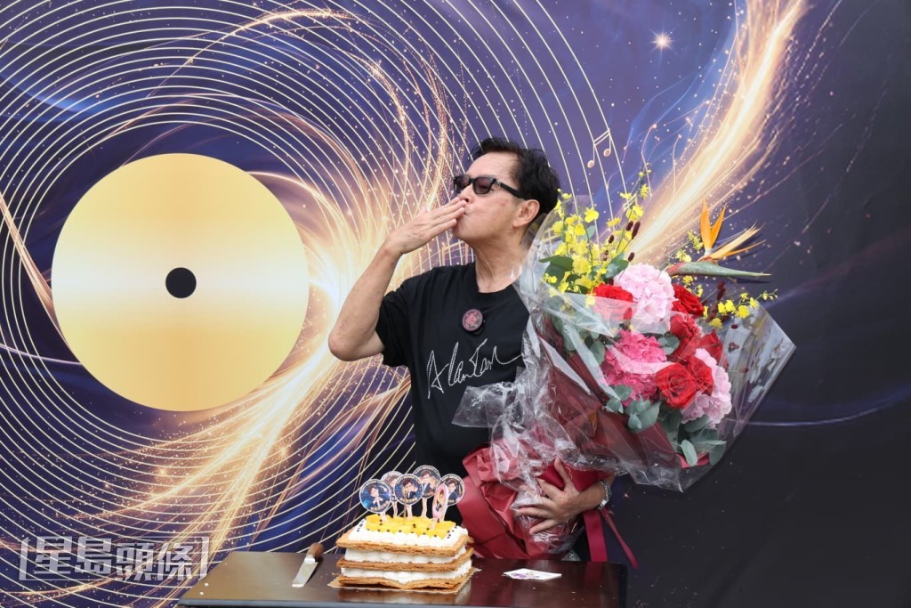 多謝fans多年來不離不棄。 多謝fans多年來不離不棄。