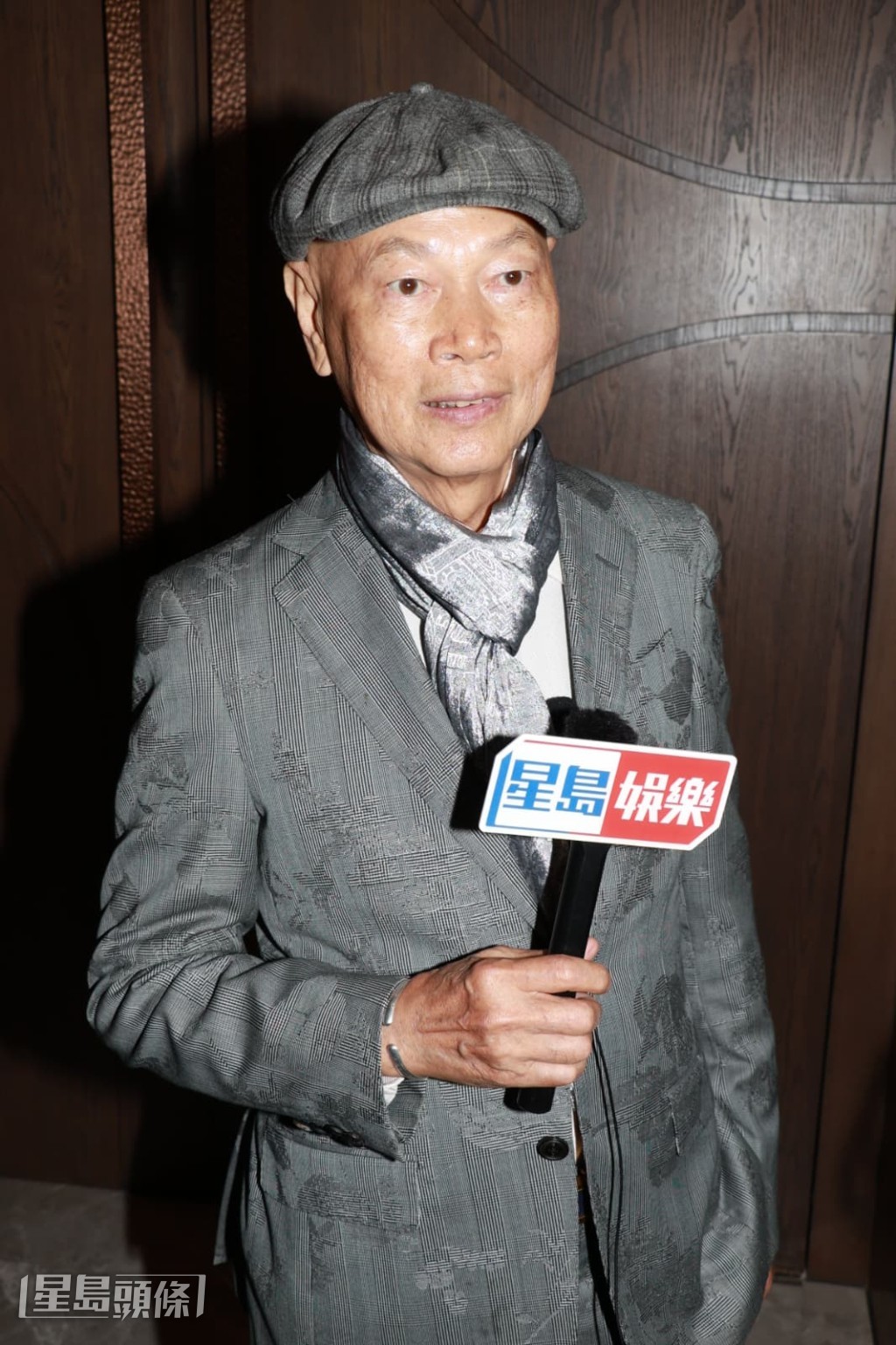 他笑言有見到華嫂及其囡囡。