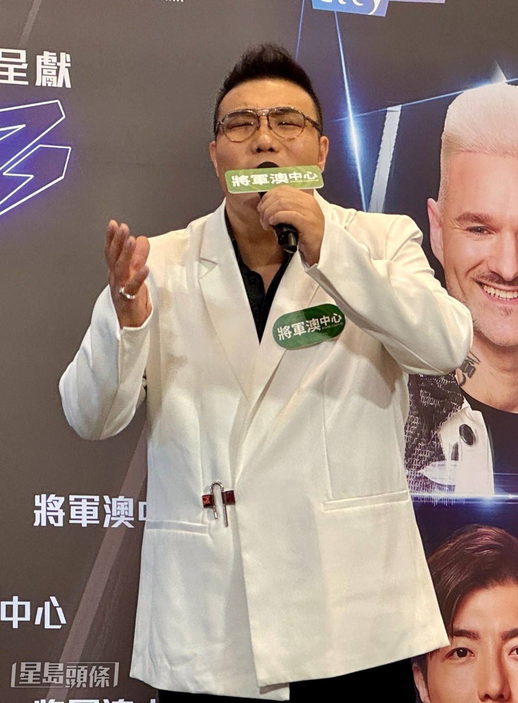 劉洋是否會再唱英文歌?他表示會,也會盡百分百努力演出。 劉洋是否會再唱英文歌?他表示會,也會盡百分百努力演出。