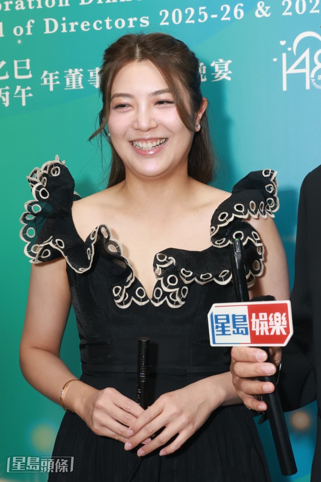 單文柔亦笑謂有跟著一起學。