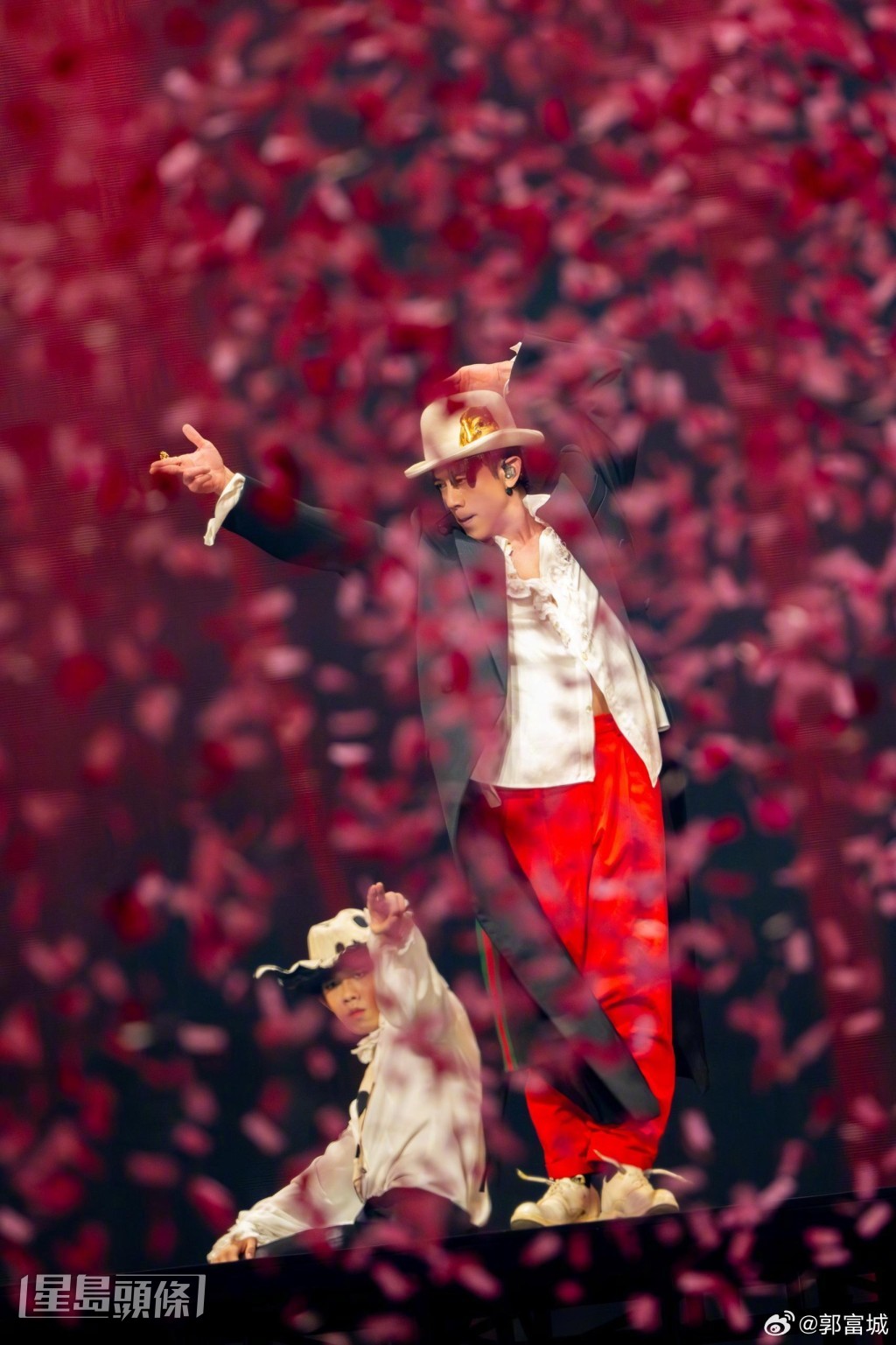 演唱會上他又主動提到「三寶爸」的身份。