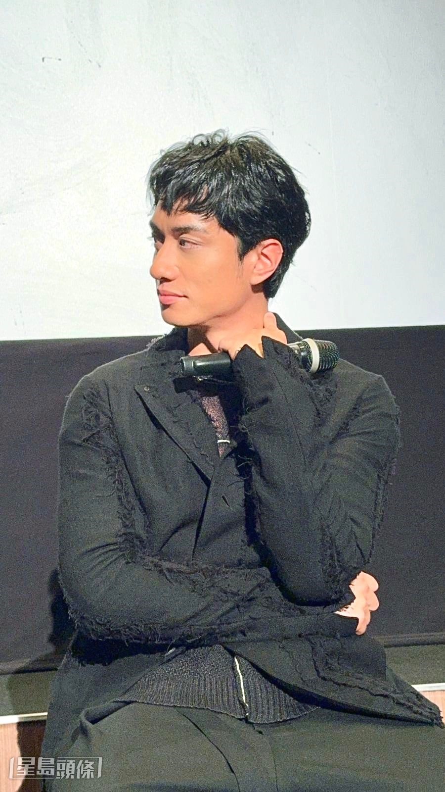 劉俊謙亦透露最近寫緊劇本,望之後有機會做導演。 劉俊謙亦透露最近寫緊劇本,望之後有機會做導演。