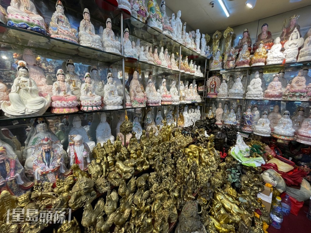 罗湖商业城的一间佛具店。萧博禧摄