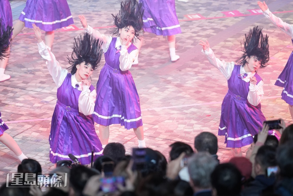 日本當紅女子舞團Avantgardey亮相,表演YOASOBI大熱歌曲《IDOL》。 日本當紅女子舞團Avantgardey亮相,表演YOASOBI大熱歌曲《IDOL》。