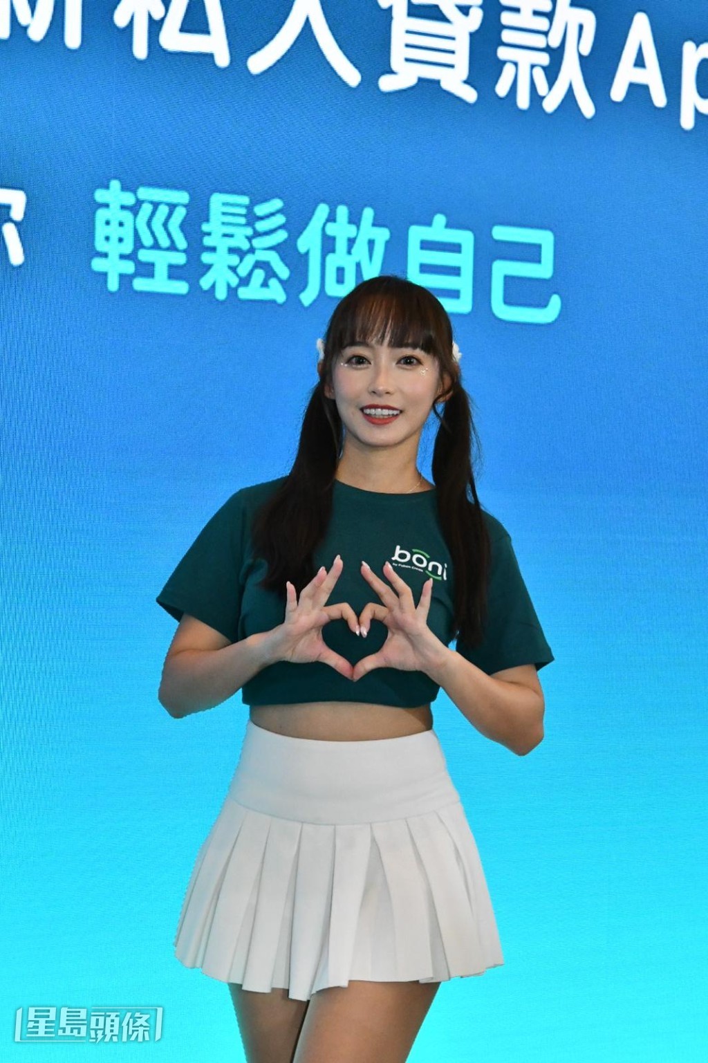 丹丹很想與劉德華合作,因為華仔係媽媽偶像。 丹丹很想與劉德華合作,因為華仔係媽媽偶像。