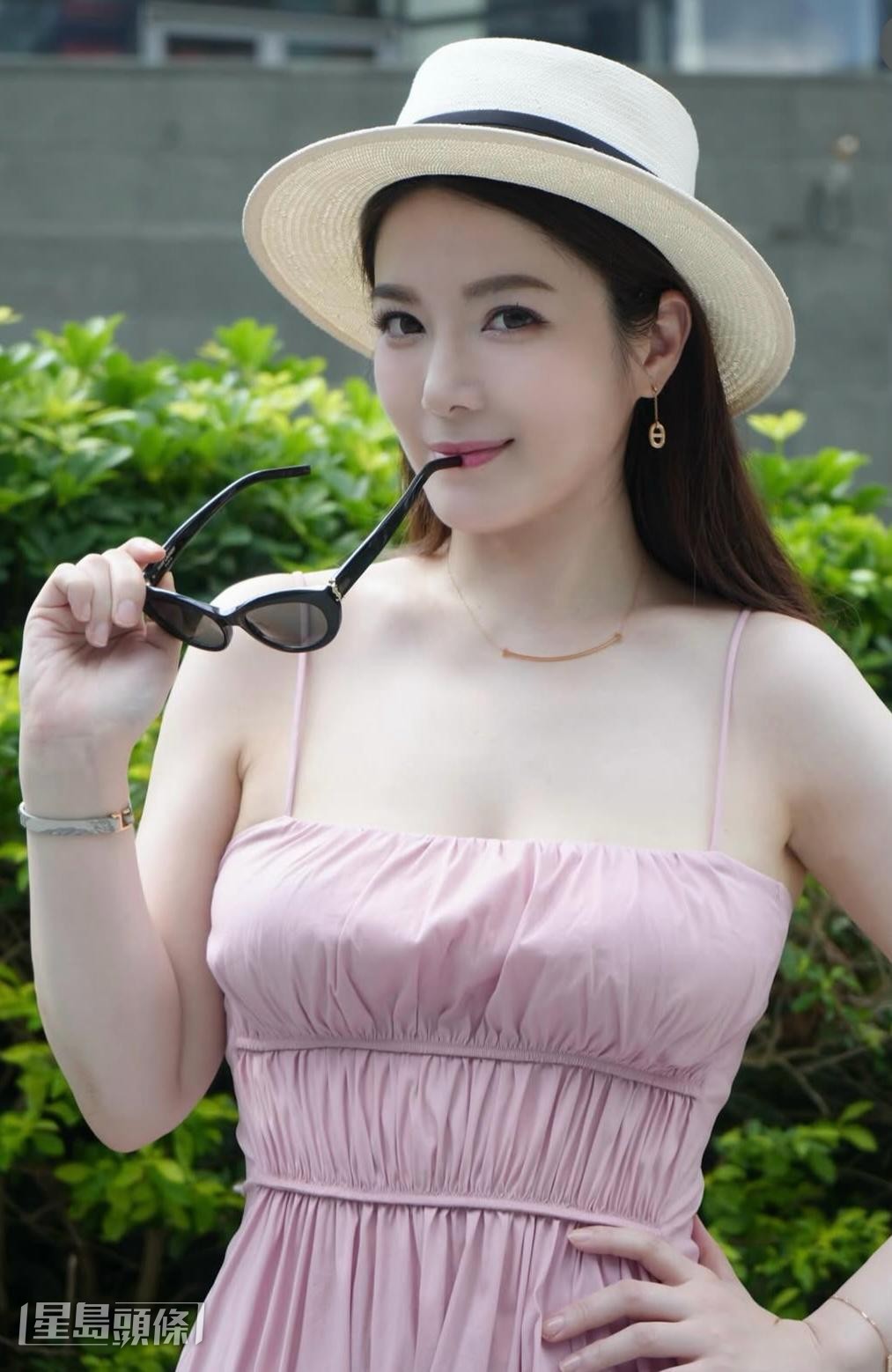 知情人士透露苟姑娘好心急搵第二春。