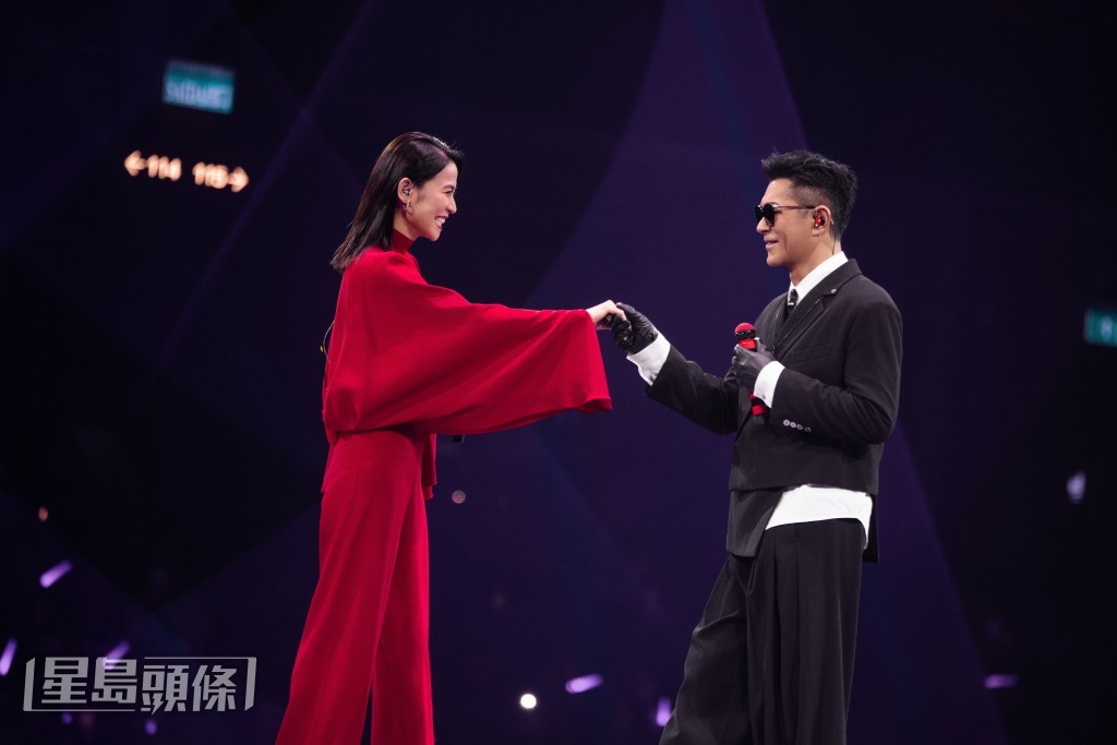 宣萱、古仔合唱《無時空之戀》。