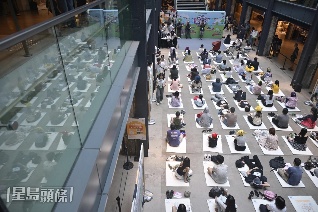 近70人参加。 近70人参加。