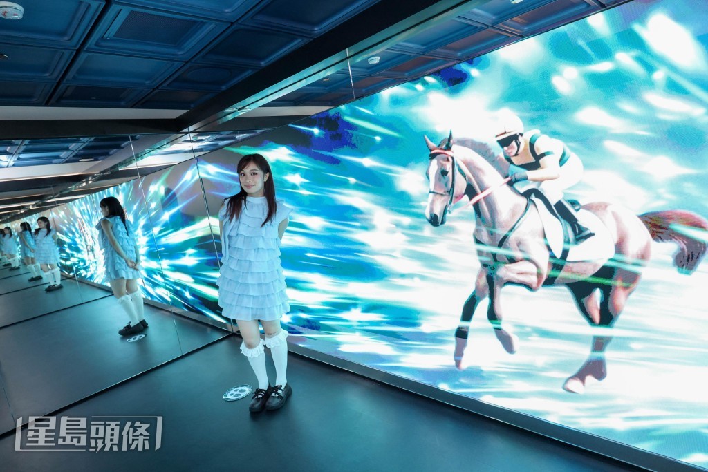 Ariel不停拍照在社交平台分享這難得體驗。 Ariel不停拍照在社交平台分享這難得體驗。