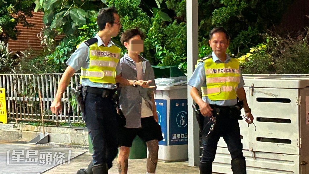 警方亦截停另一輛私家車調查，發現車上一名女子進行酒精呼氣測試超標，涉嫌「酒後駕駛」被捕。