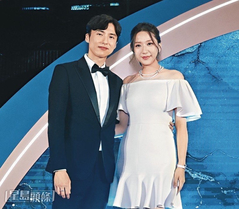 星島新聞集團主席蔡加讚攜太太蔡汪鎂庭出席頒獎典禮。 星島新聞集團主席蔡加讚攜太太蔡汪鎂庭出席頒獎典禮。
