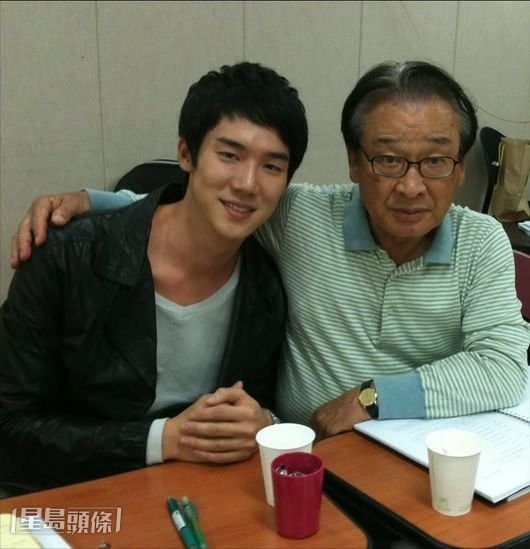 柳演錫全靠擔任其大學教授的李順載鼓勵，才能捱過無人問津的未紅時代。